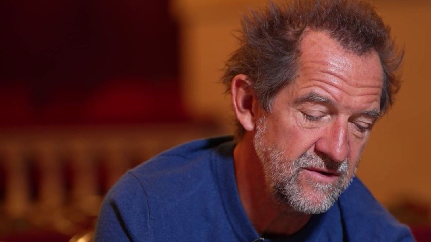 "J’ai l’esprit qui fonctionne au deuxième, au troisième degré", confie Stéphane De Groodt, qui publie un livre sur sa vie "En souvenir de ma mémoire"