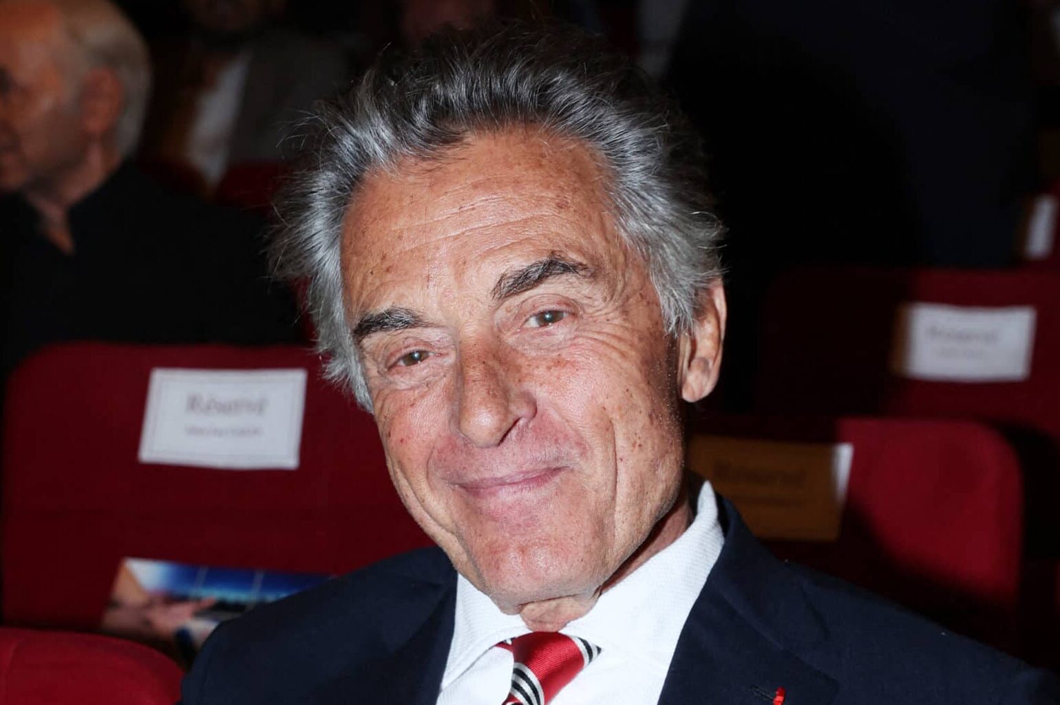 Gérard Holtz quitte la co-présentation du Banquet après trois émissions