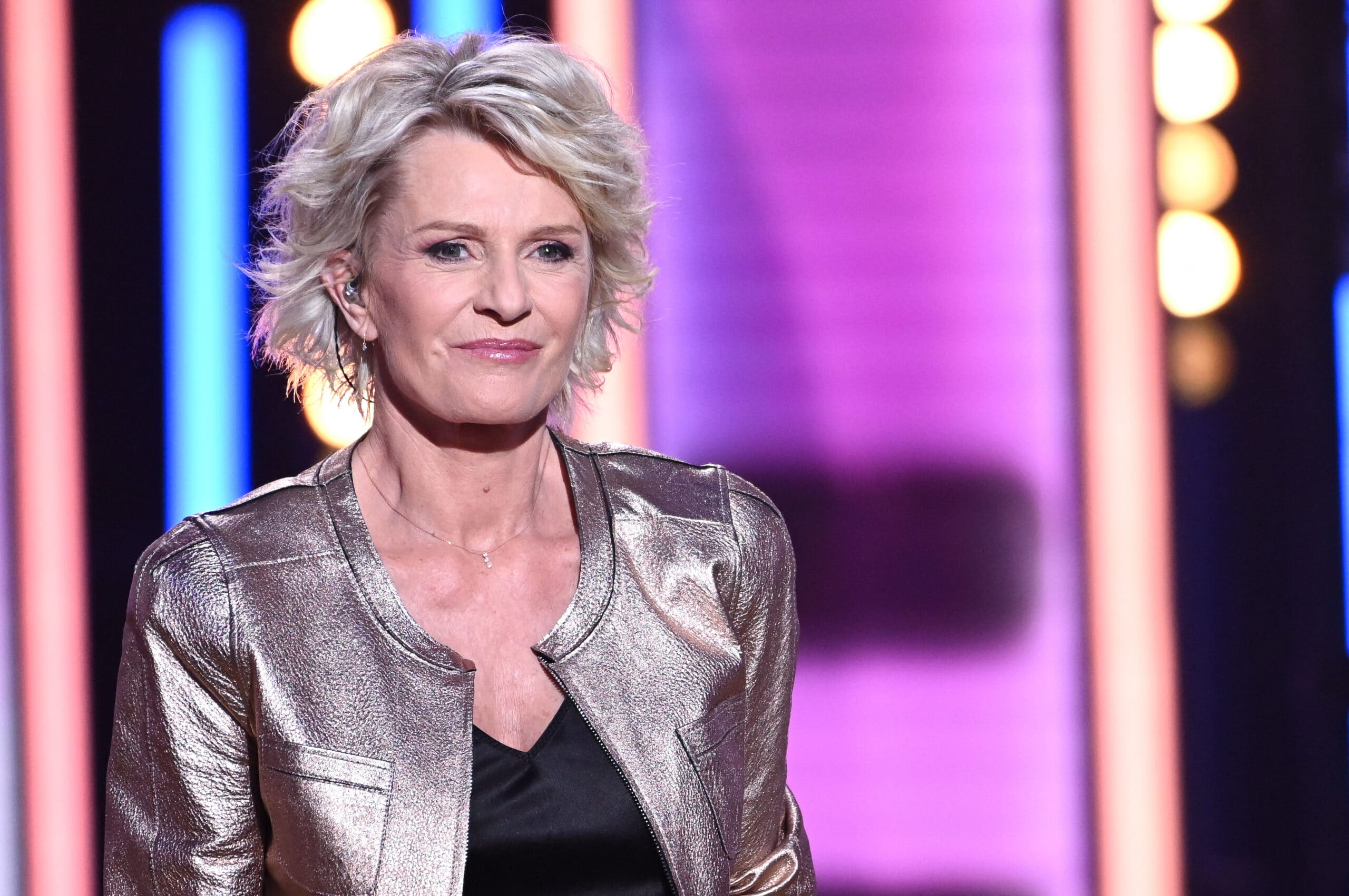 Sophie Davant répond aux critiques sur sa robe jugée trop courte dans Danse avec les stars