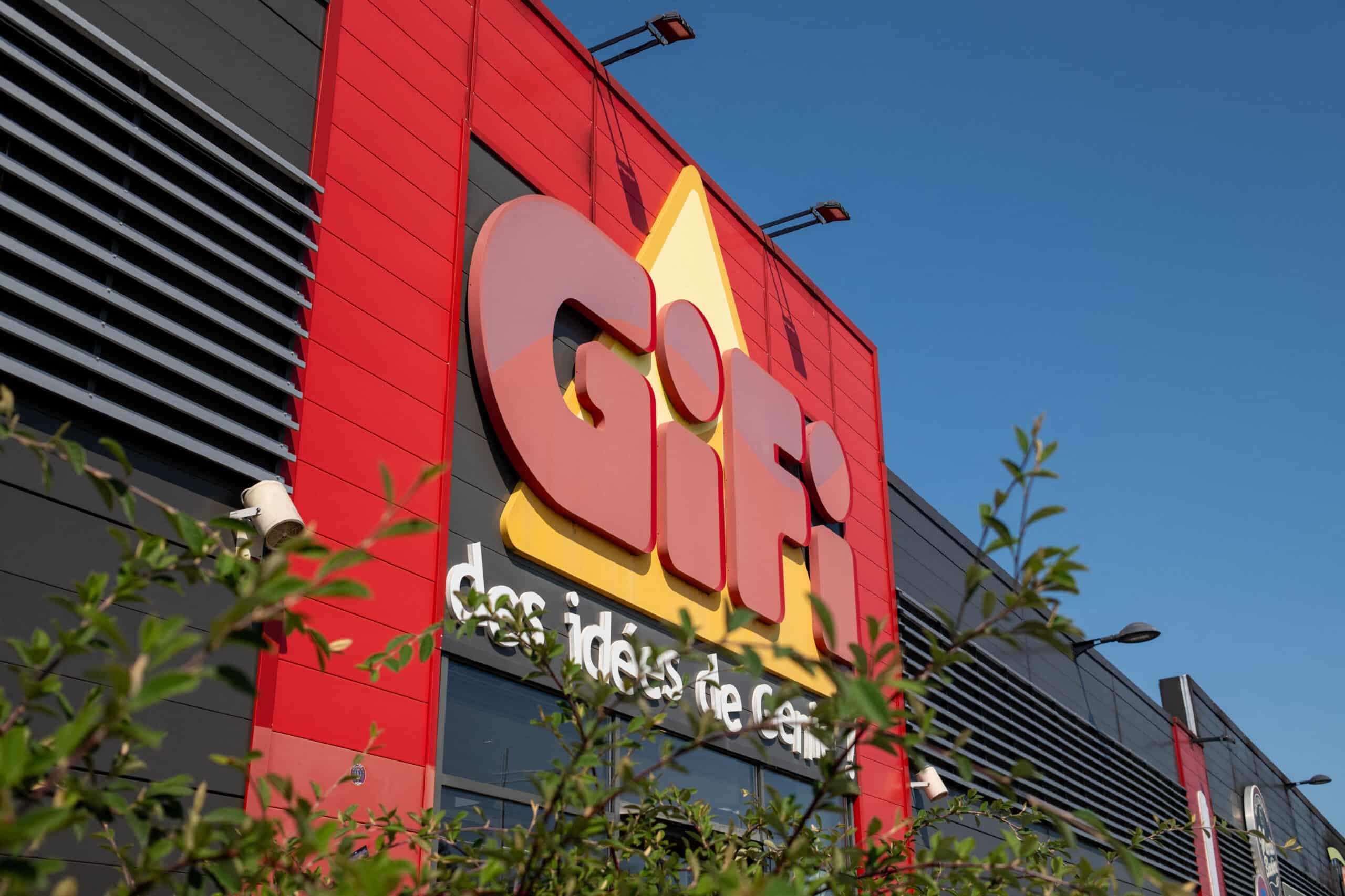 Gifi : un voleur poignardé par le gérant d’un magasin