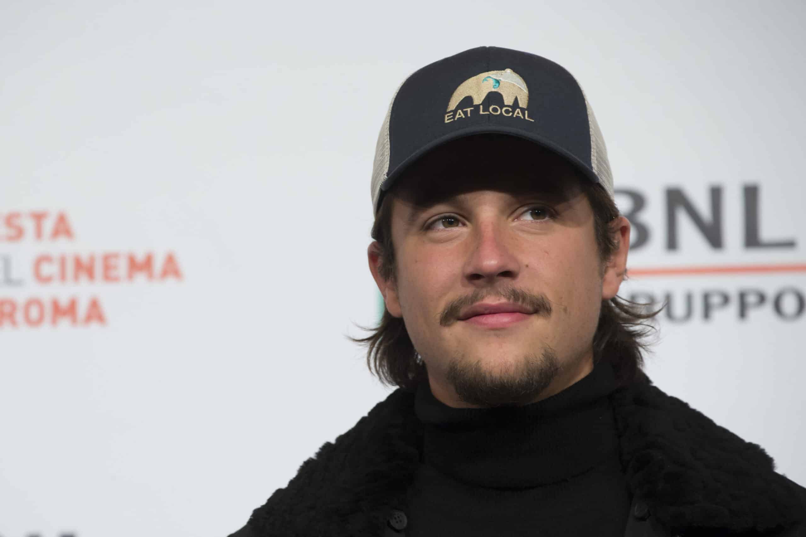 Nekfeu : ce petit village, sur l’île de Lesbos, en Grèce, est celui de son grand-père