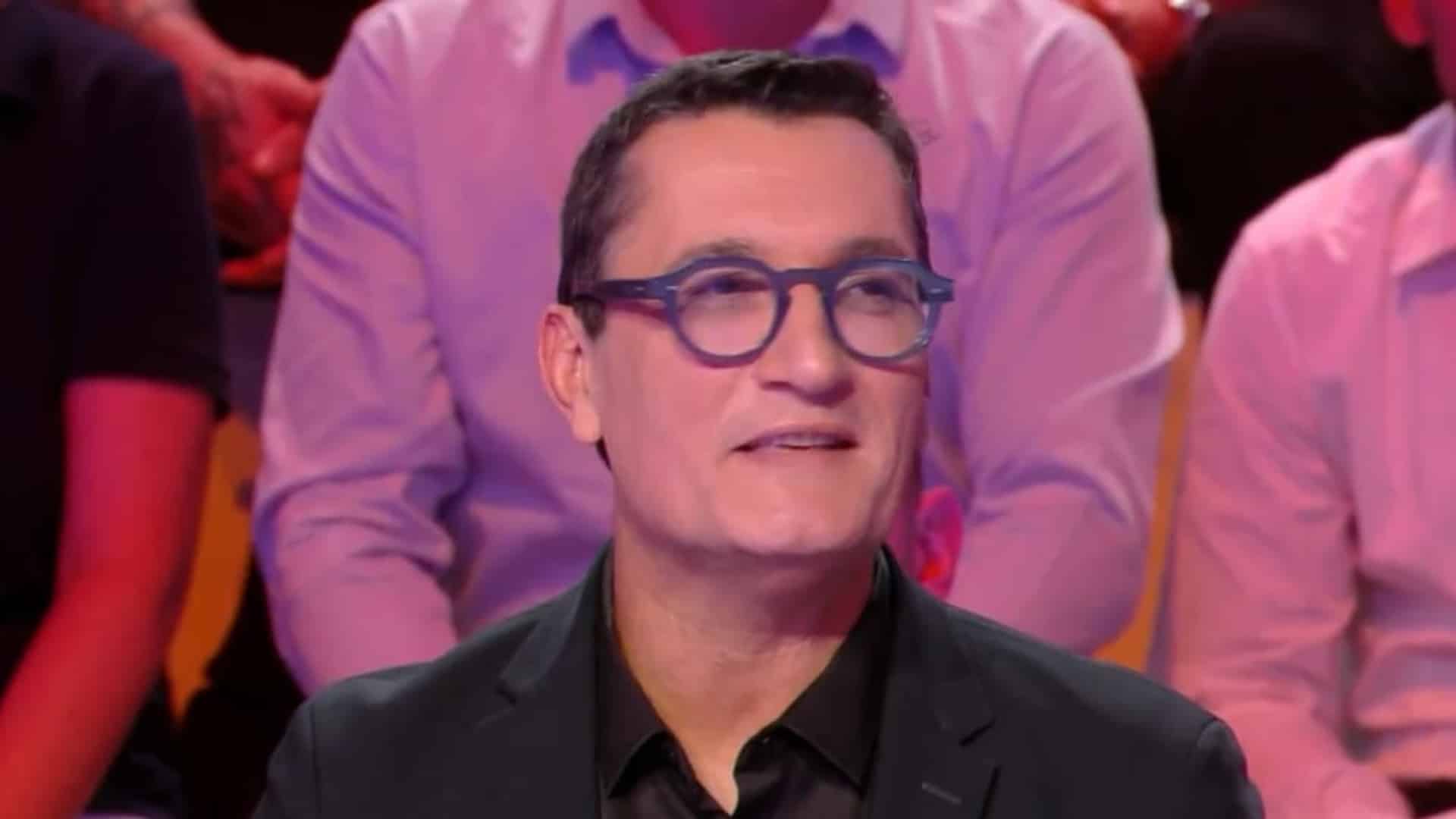 Olivier Dartigolles craque en évoquant l’ex-mari de sa femme, victime d'une rupture d'anévrisme, dont il a choisi de prendre soin