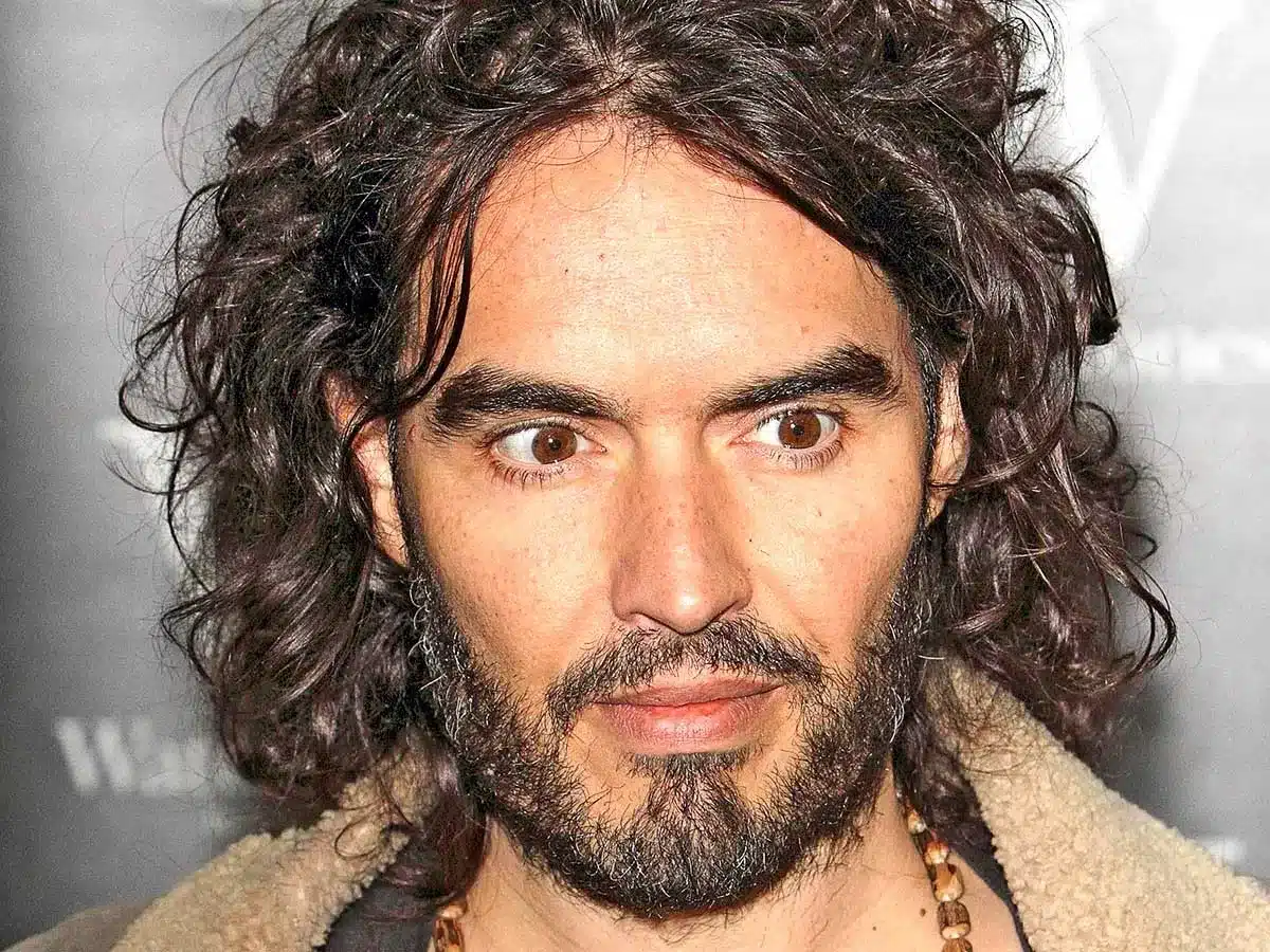 Katy Perry : son ex Russell Brand avoue avoir eu des relations sexuelles avec une mineure de 16 ans