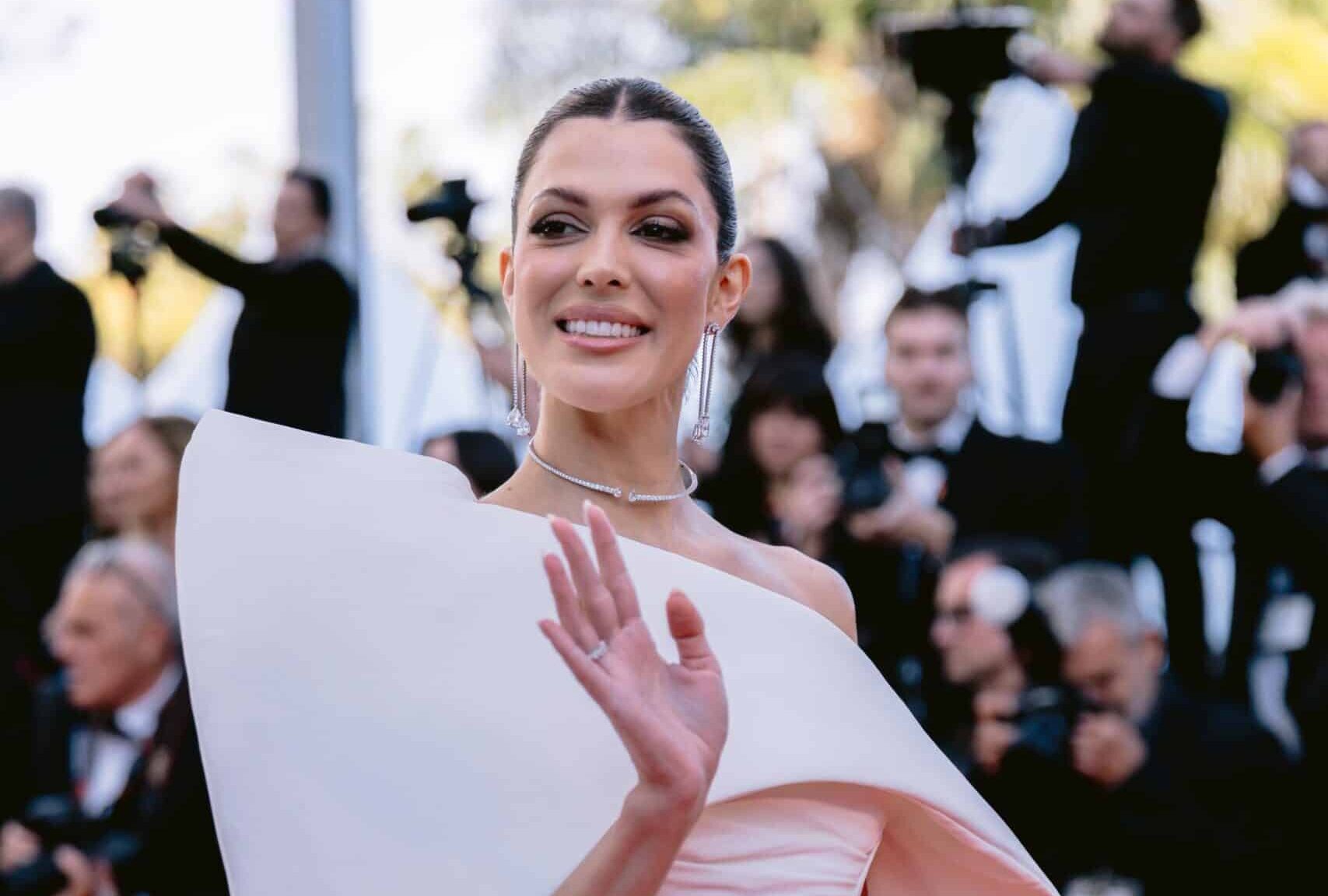 "Il y a un moment où tu dois annoncer la séparation", Iris Mittenaere, en plein rêve avec Antoine Dupont, sa triste déclaration