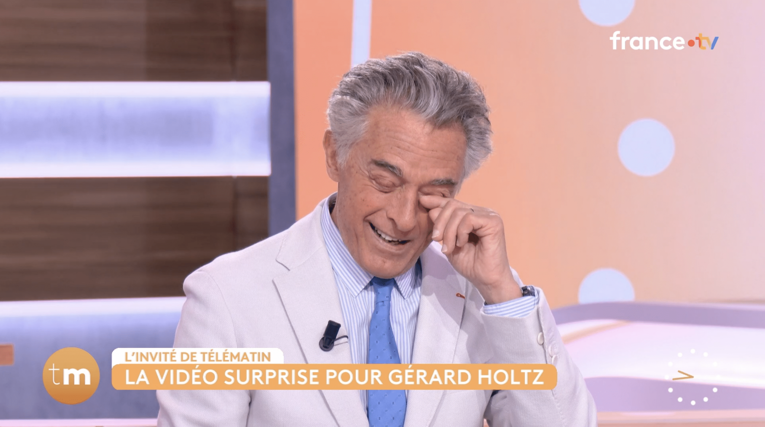 "Ah, putain !", Gérard Holtz fond en larmes dans Télématin après l’évocation de sa femme, Muriel