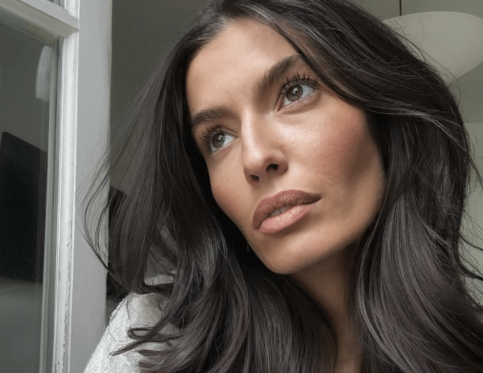 Exclu Public : Ninon Dechavanne, grande artiste au grand cœur, a craqué pour un des plus célèbres candidats de télé-réalité