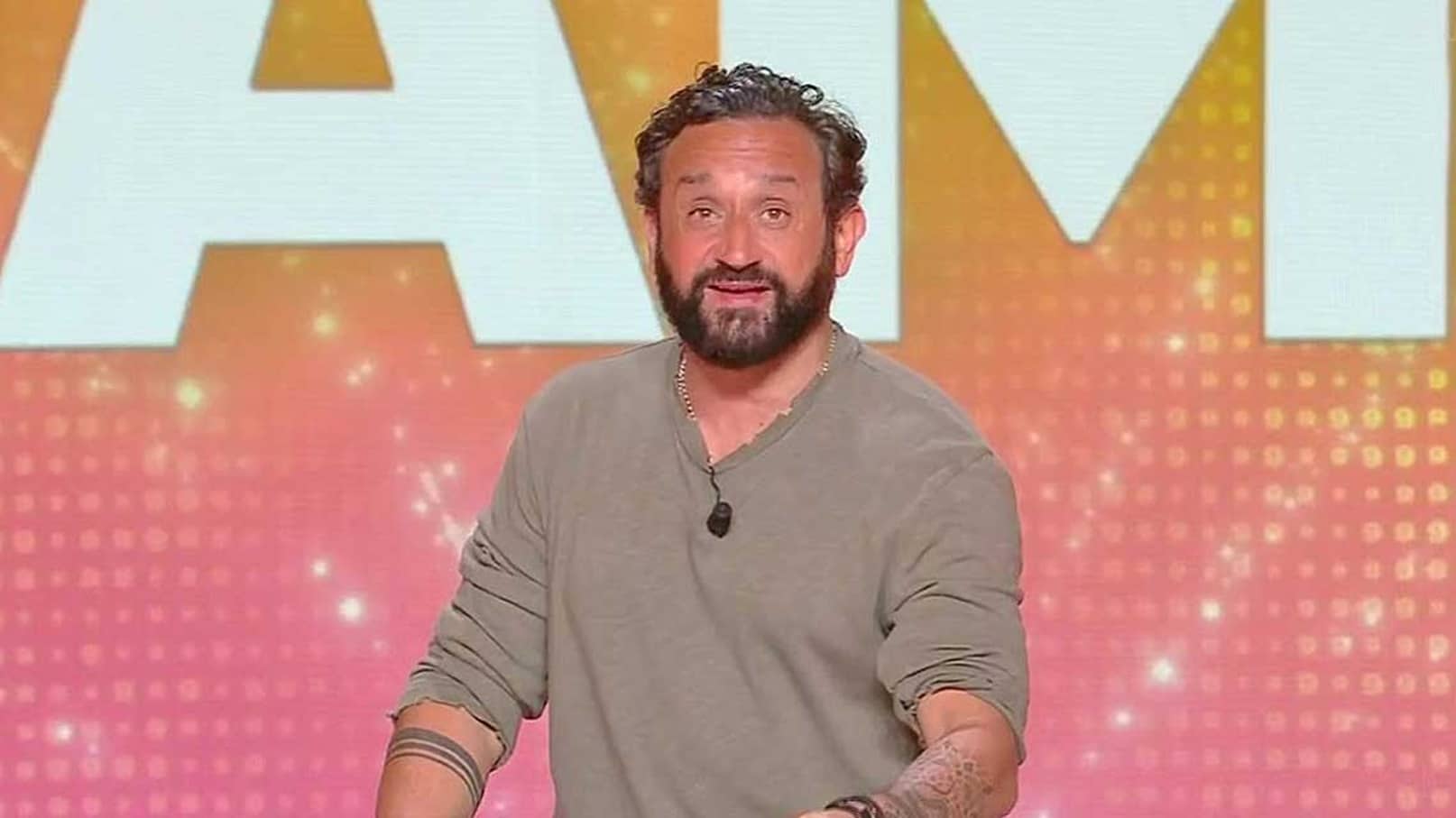 Cyril Hanouna s’éclate à Marbella avec sa sublime Shana Lousteau et Raymond Aabou : l’animateur plus à la page que jamais