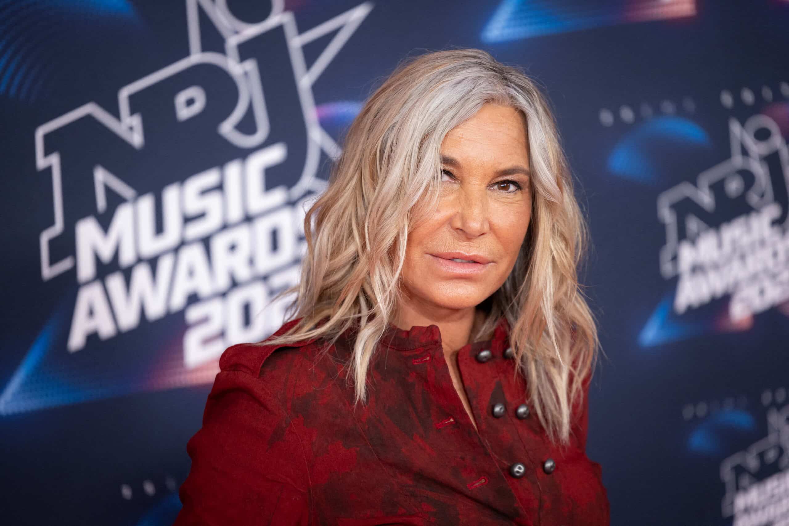 Zazie : avec ses droits d’auteurs inépuisables, elle a investi en Grèce, dans une « maison de pirate » du Péloponnèse