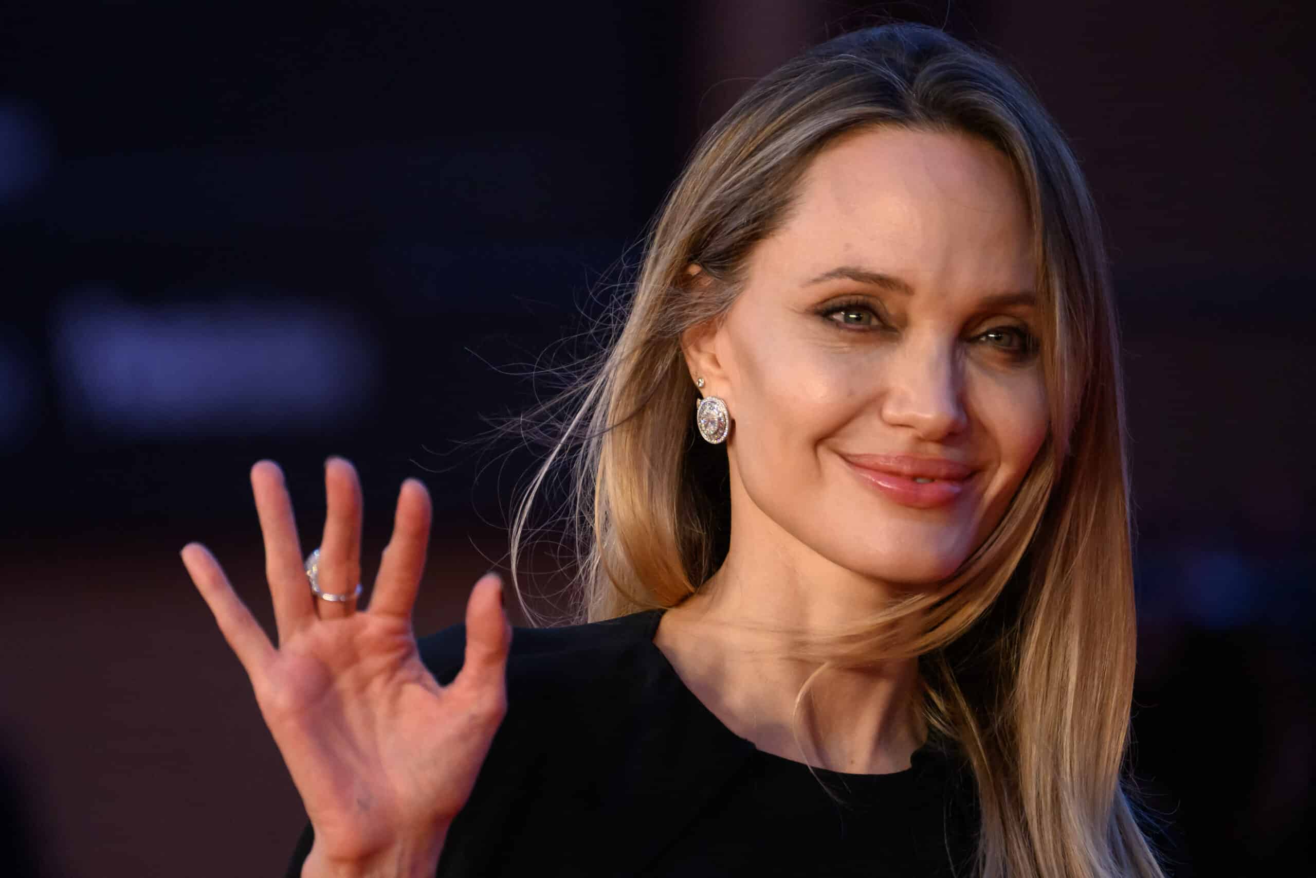 Angelina Jolie : cette maternité avec vue sur la promenade des Anglais, où elle a accouché à Nice