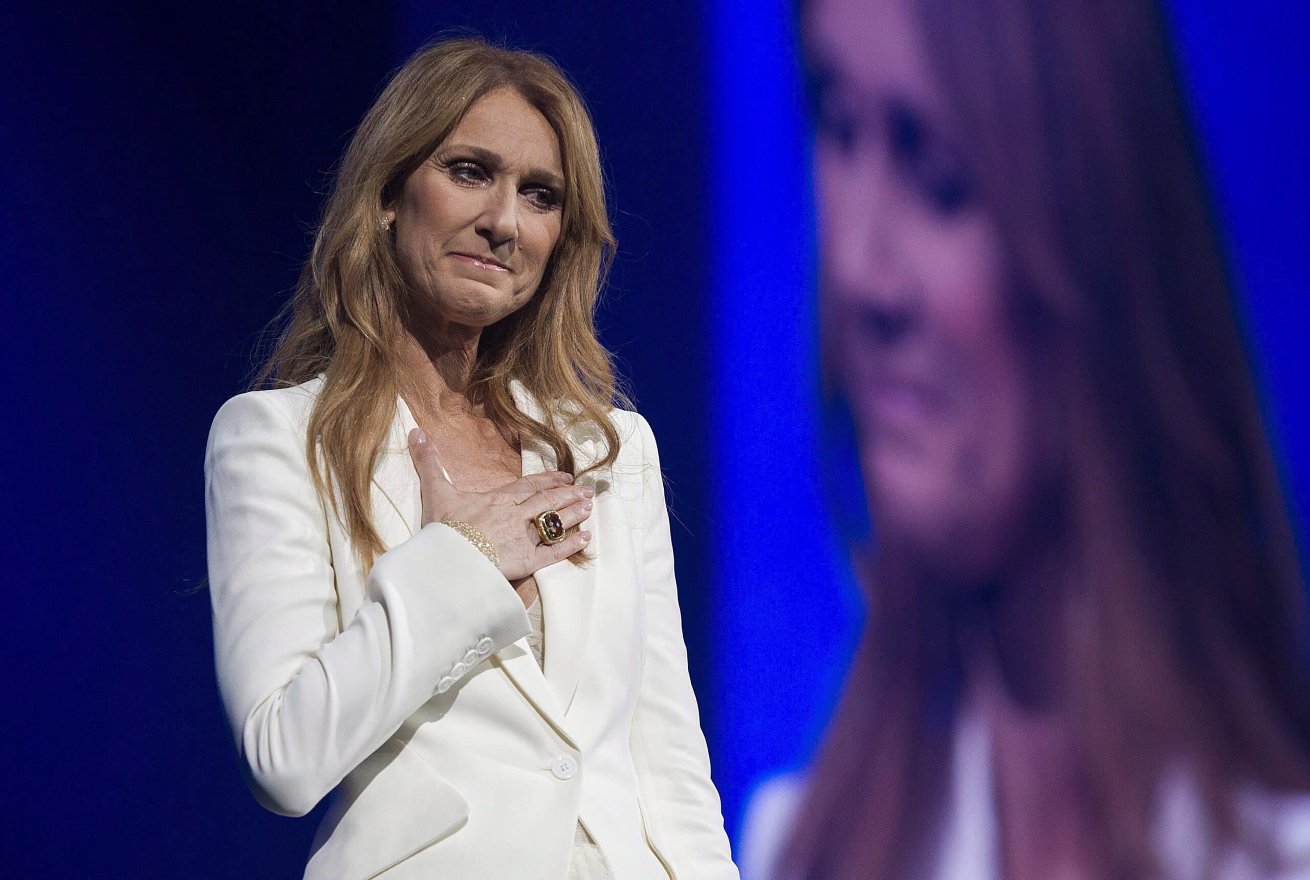 "J’ai le cœur brisé" : à l’aube de son retour sur scène, Céline Dion anéantie par la mort du chanteur Peabo Bryson