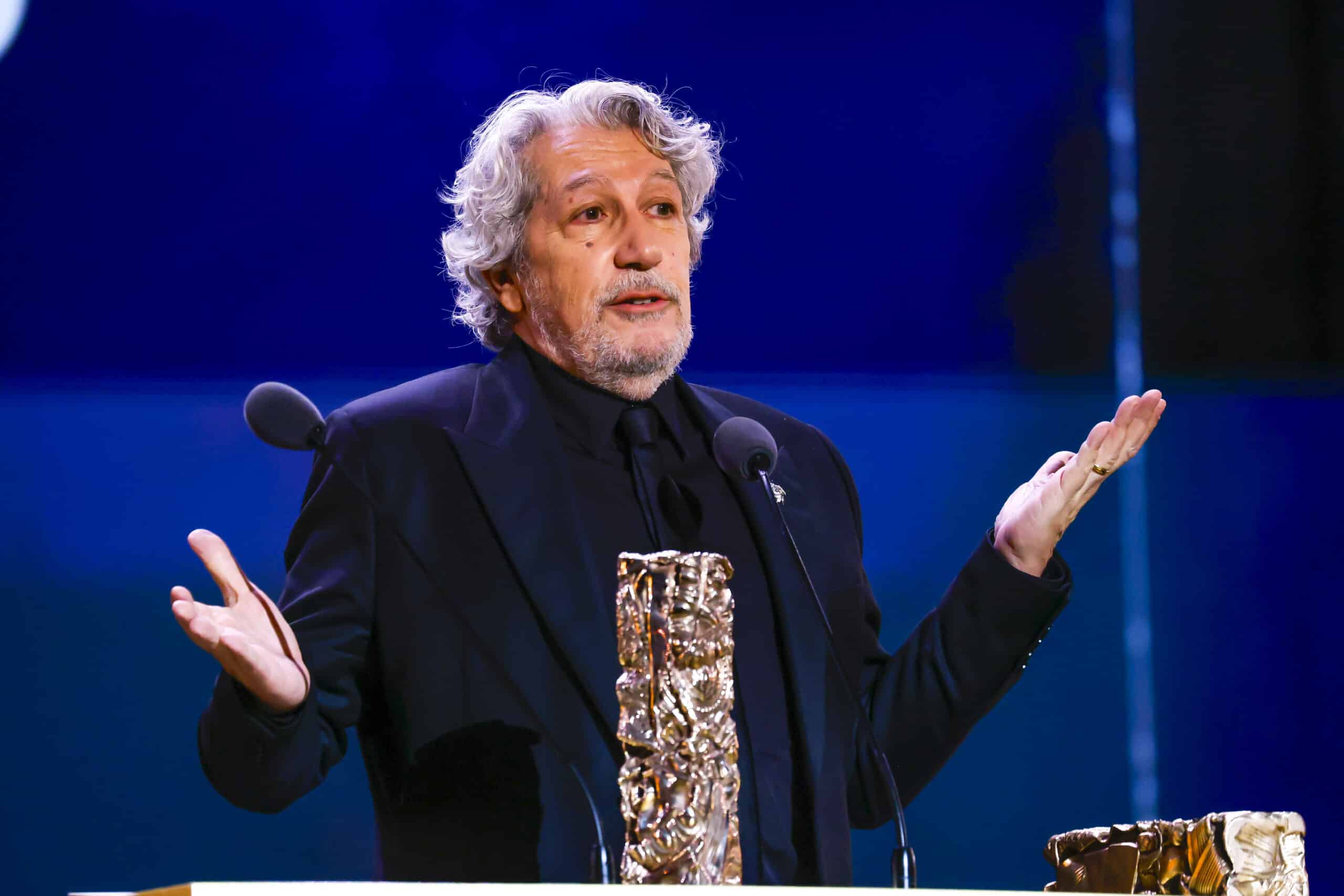"C’est vraiment minable" : malade, Alain Chabat renonce finalement à sa venue dans C à vous, l’acteur accusé de simuler