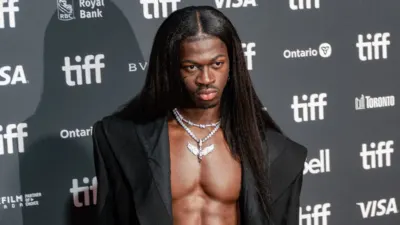 Lil Nas X frappé par un terrible deuil, le rappeur annonce la mort de sa mère