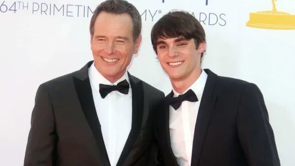 "Pourquoi ?", RJ Mitte mort à 34 ans : Bryan Cranston, son père dans Breaking Bad, dévasté, confirme son suicide