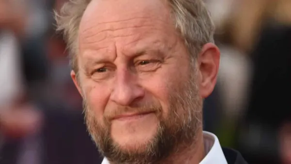 Benoît Poelvoorde, un de ses fans s’introduit à son domicile et finit par se faire interner en hôpital psychiatrique, "il est revenu et m'a tout recassé"