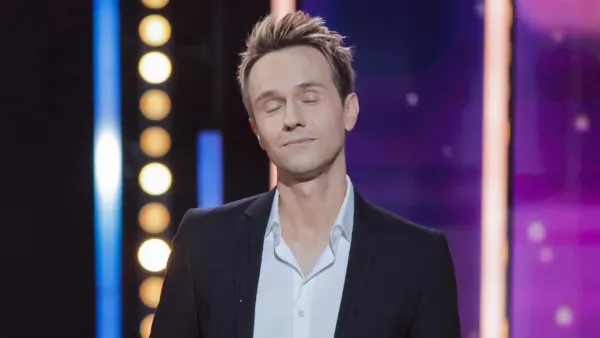 Cyril Féraud avoue avoir présenté l'Eurovision éméché avec Mireille Dumas
