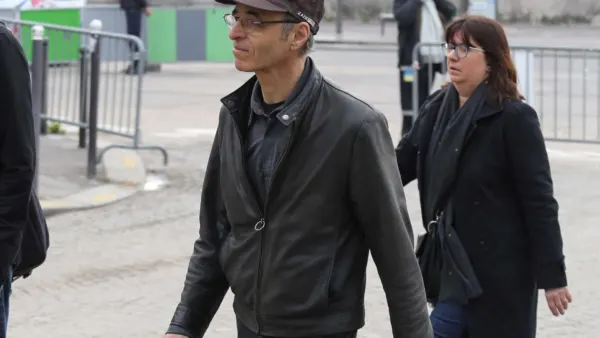 Jean-Jacques Goldman assiste au concert de Céline Dion mais se fait remplacer par Michael Gregorio sur France 2, dans un Taratata exceptionnel