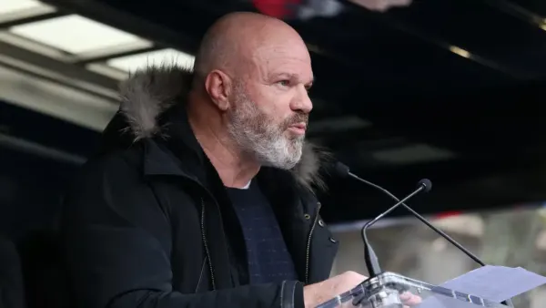 Philippe Etchebest en train de lutter face aux manifestants pour sauver son restaurant ? Attention, à cette fausse vidéo devenue virale