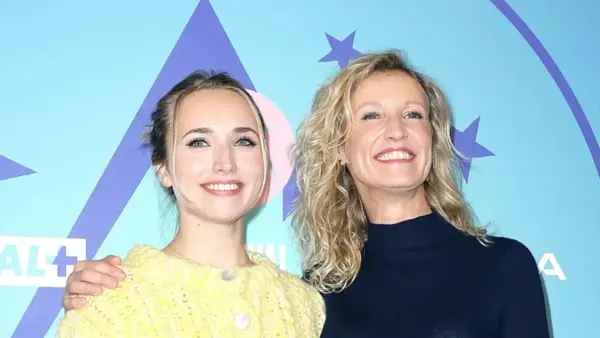 Alexandra Lamy : sa fille, Chloé Jouannet, décroche un rôle au cinéma au côté de Jodie Foster