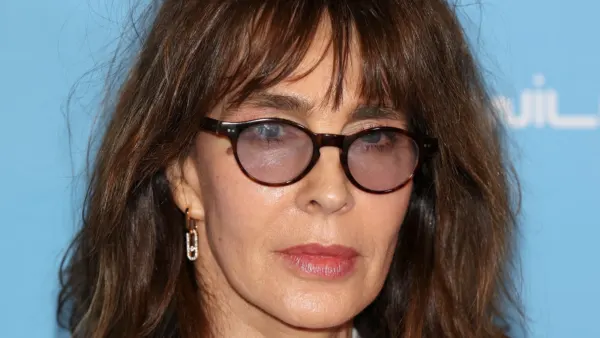 Pour la première fois, Anne Parillaud, actrice et ex-compagne d’Alain Delon, s’exprime sur ses six années de vie avec l’acteur