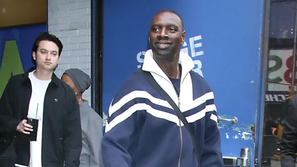 "Je me sens encore plus Français", Omar Sy, malgré le déménagement aux États-Unis, sa grand fierté reste le drapeau tricolore