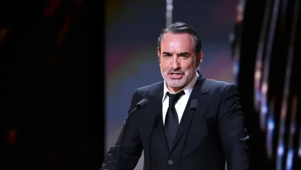 Jean Dujardin pas peu fier que sa collaboration avec Alexandra Lamy revienne au goût du jour