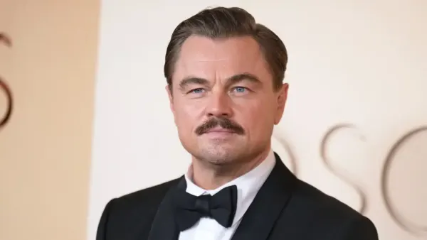 "Il attend une fille ou un garçon ?", Leonardo DiCaprio s’éclate torse nu avec sa moitié : les internautes se montrent impitoyables