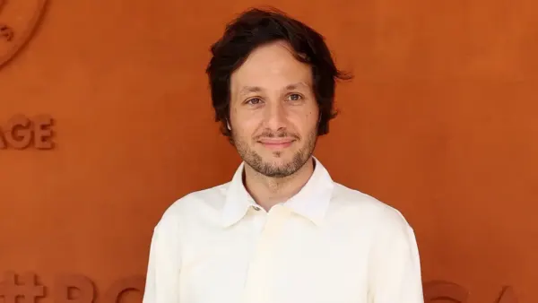 20h30 le dimanche : le journal de Laurent Delahousse s'invite dans la cabane de Vianney