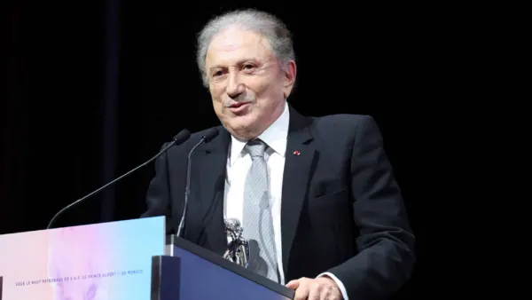 Michel Drucker : cette offre à 7 millions d'euros de Silvio Berlusconi qu'il a déclinée par fidélité à son frère Jean