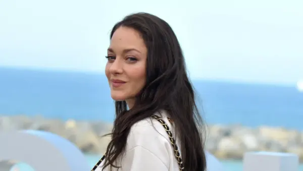 Pour combler les fins de mois difficiles, Marion Cotillard, a dû vendre "des figurines en pâte à modeler" à ses débuts