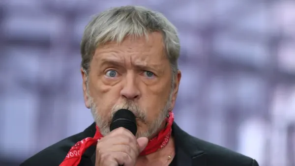 "Des courriers perdus depuis quatre ans" : Renaud fait une belle surprise à ses fans oubliés
