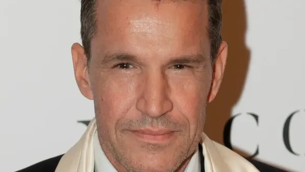Benjamin Castaldi interpellé par la police à Paris, l'animateur pris au dépourvu sans ses papiers