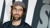 "Les gens pensaient que c’était un sans-abri", Daft Punk : une photo de Thomas Bangalter au côté d’un fan devient virale