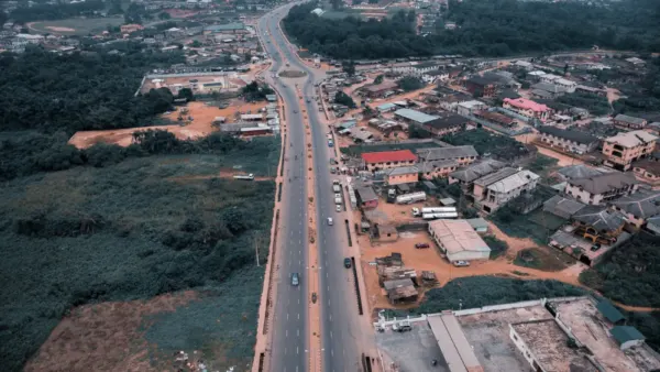 Une route à Sagamu, dans l’État d’Ogun, vue depuis les airs