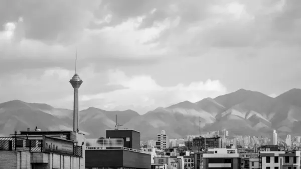 Vue de Téhéran et des monts Alborz