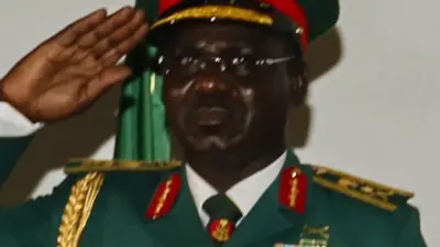Tukur Buratai lors d’un sommet militaire en 2018