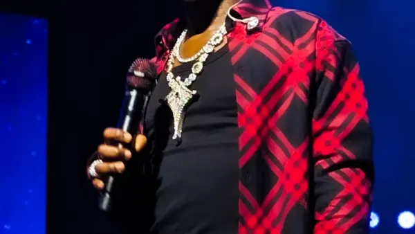 Wizkid sur scène lors du concert CANEX à Alger en septembre 2025