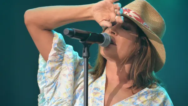 Zazie en concert au festival Papillons de nuit en 2019
